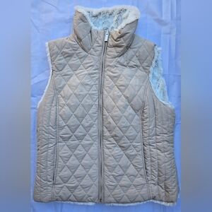 Women's Quilted Cream Vest - soft fleece Sherpa Sz large
